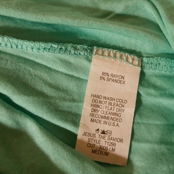 V- neck, long- sleeve flowy dress - Picture 3 of 3